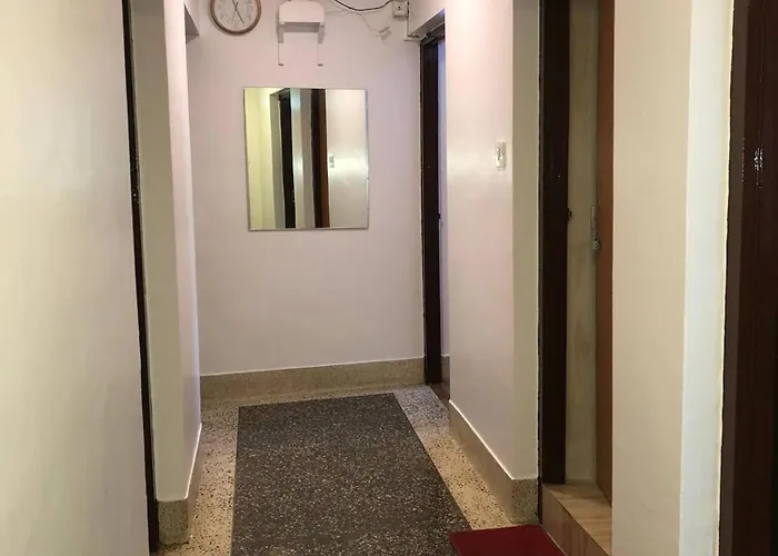 First 1bhk Thamel 5 Min Walk 1st Floor Apartamento Katmandú